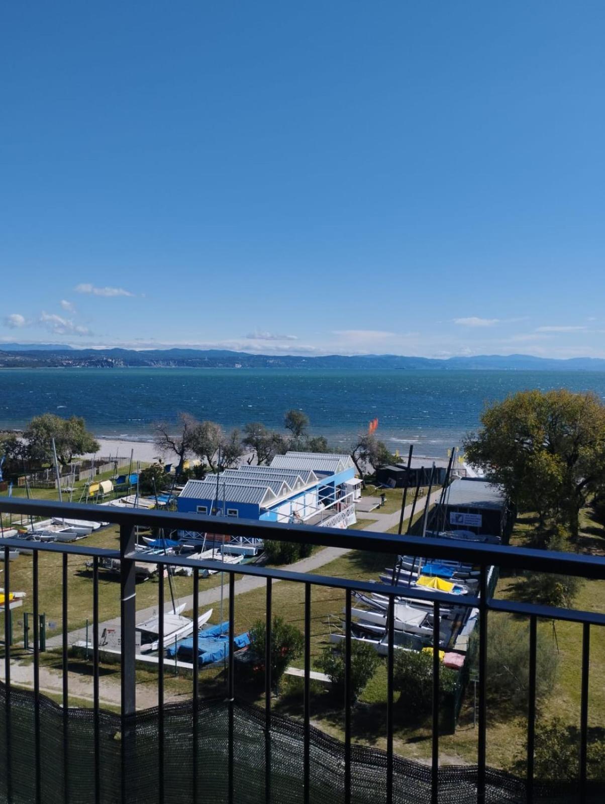 Appartamento Luxury Vista Mare Per 6 Persone A Marina Julia Eksteriør billede